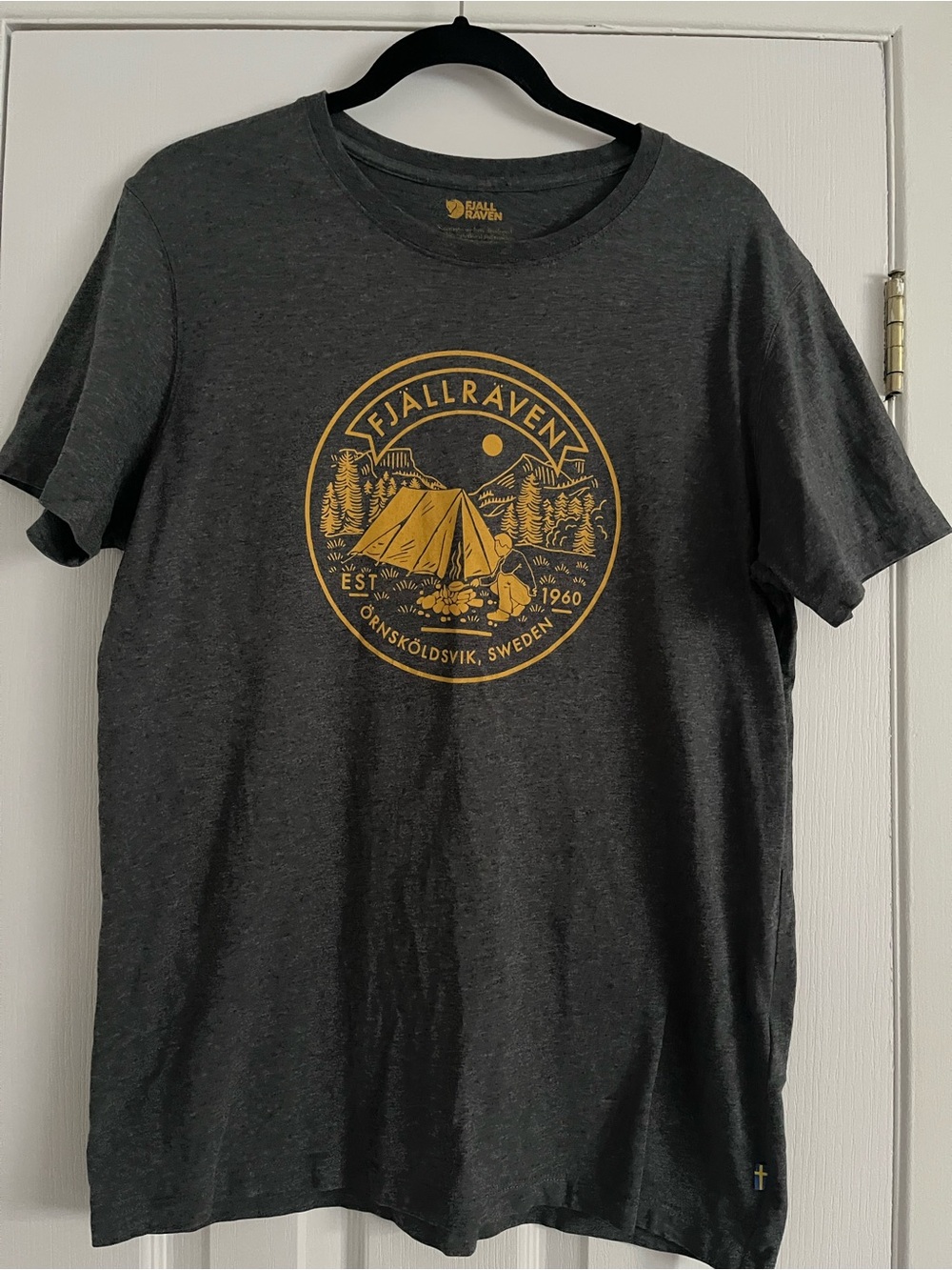 Fjallraven Men's Medium Charcoal Graphic Tee - Yellow Camp Emblem